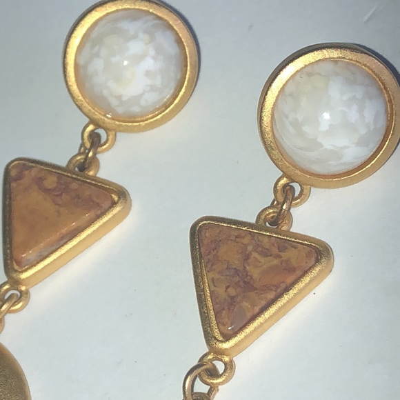 Vintage Satin Soft Matte Gold Tone Retro Classic Pierced Earrings - Picture 4 of 6